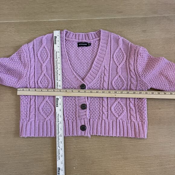 Women's Pretty Little Thing Crop Oversized Cable Knit Cardigan Sweater - Picture 4 of 6